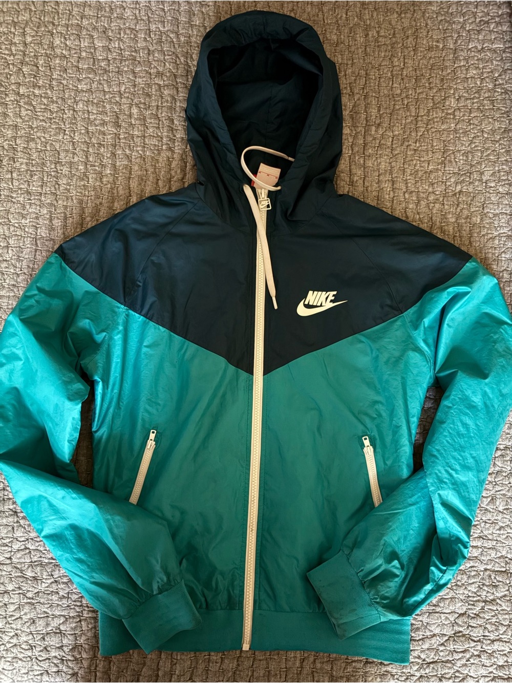 Nike Woman’s Teal and Black Hooded Windbreaker Jacket Medium